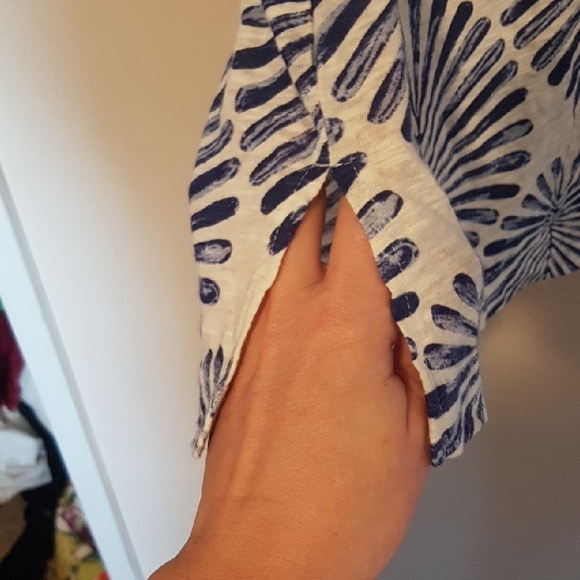 Joie Blue & White collared v neck patterned boxy tee linen blend sz L - Picture 4 of 5